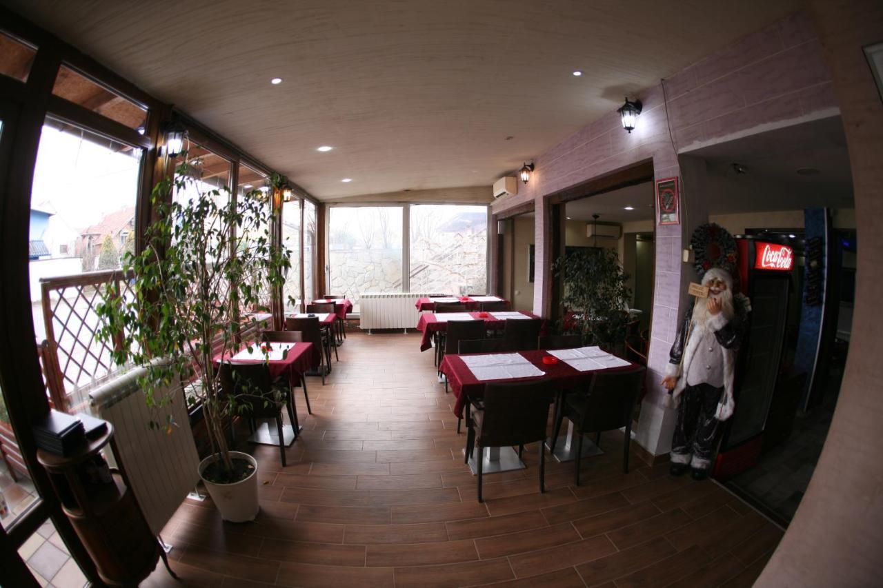 Rooms&Restaurant 43 Belgrad Exteriör bild